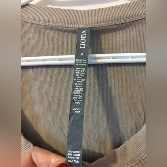 Vuori Long Sleeve Pose Scoop Tee Medium - Picture 6 of 7